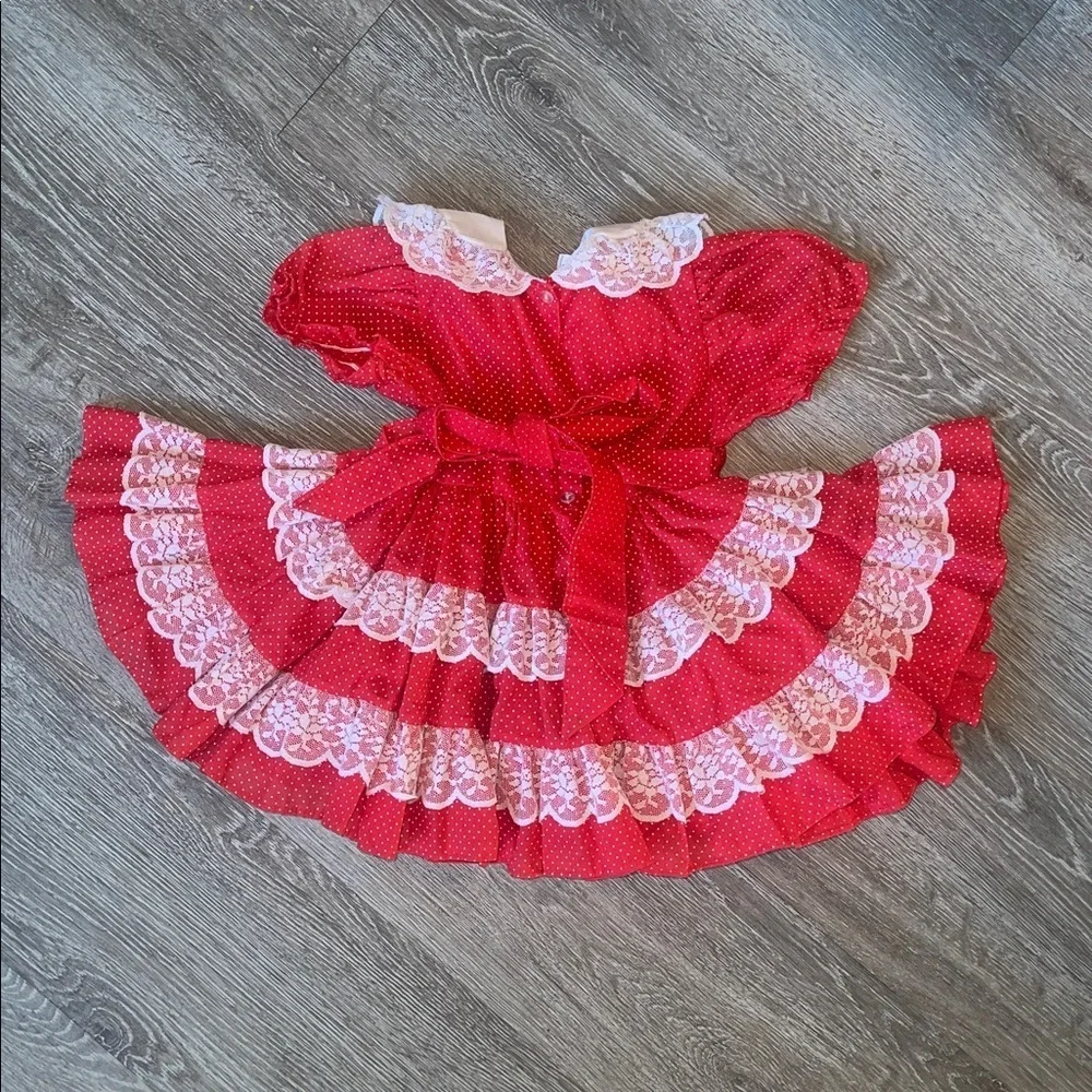 Mini world size 2t polka dot lace colllar Red and White Lace Dress little girls